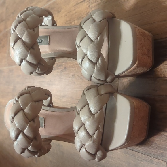NWOT Steve Madden Nude Braided Double Strap Cork Wedges Size 8 - Picture 3 of 9